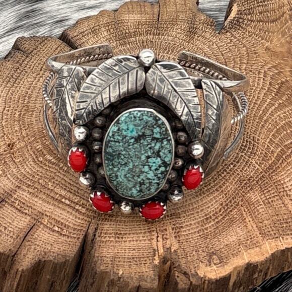 1970s Native American NAVAJO Sterling Turquoise & Coral Cuff Bracelet Leaves - Picture 1 of 4
